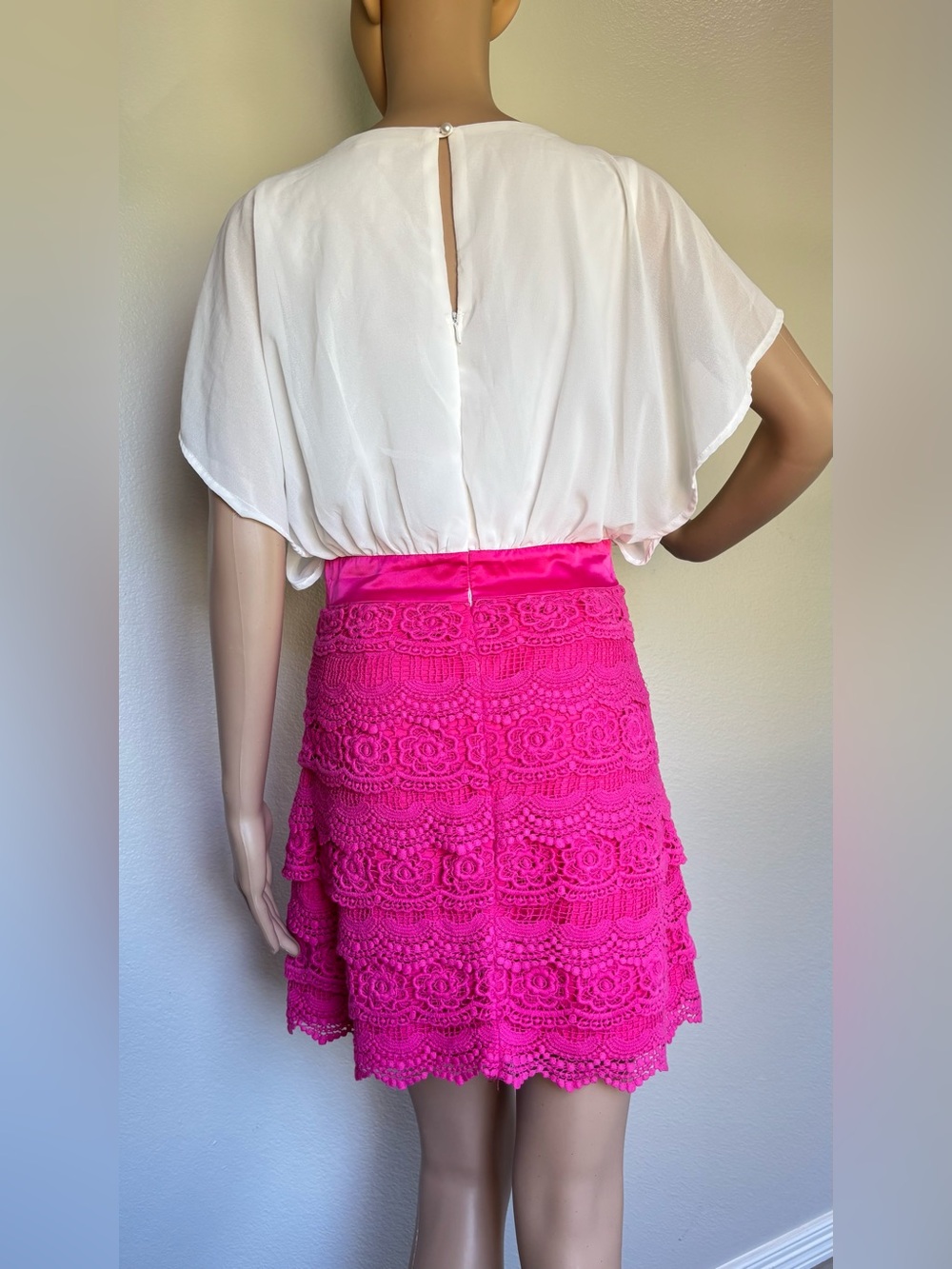 Miami Dress White Top with Hot Pink Embroidered Floral Lace Mini Skirt Small - Picture 3 of 15